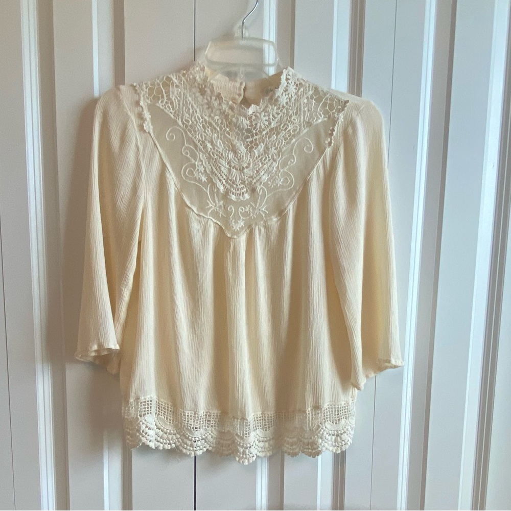 Love Fire Womens Loose Fit Ivory Gauze & Lace Blouse. Lace On Top Front & Bottom
